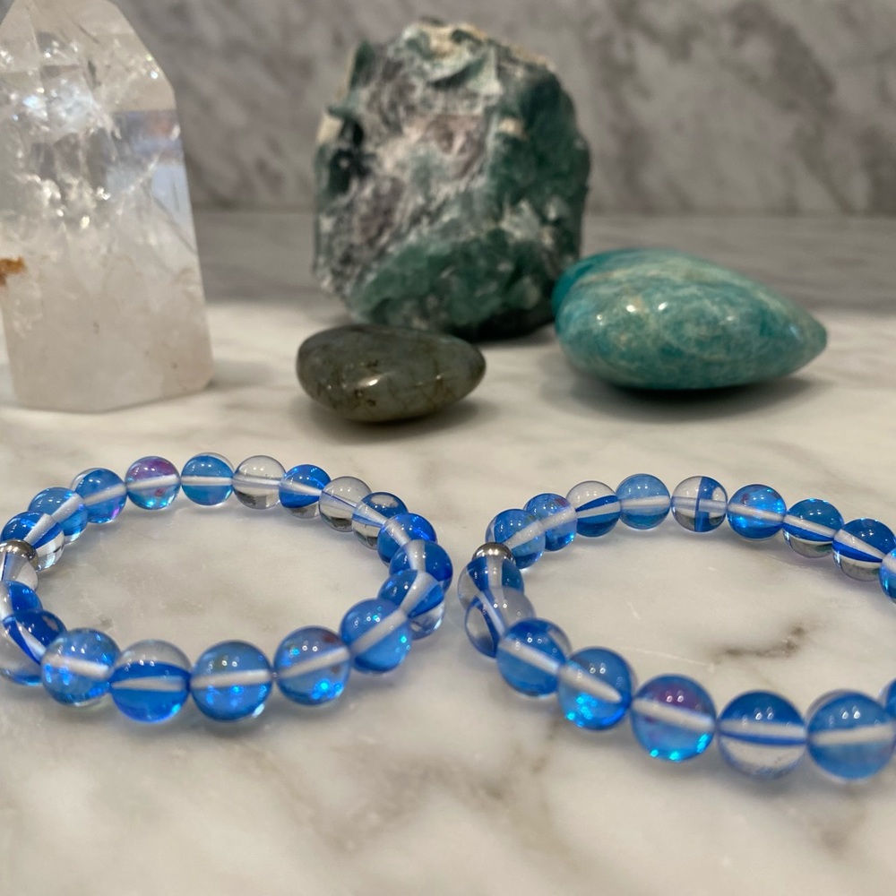 “SKY BLUE MYSTIC QUARTZ” Healing Crystal Bracelet - Picture 1 of 8